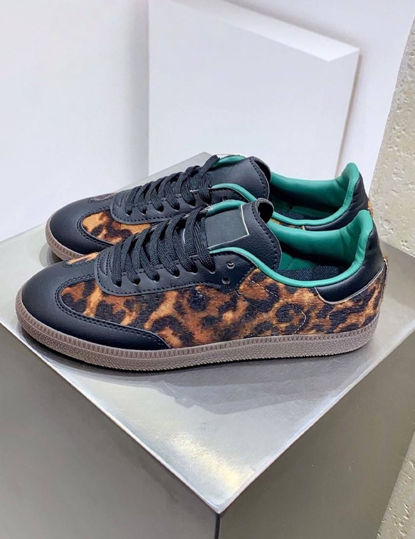 T588-1186 Sports shoes, flat bottomed, casual and loose shoes