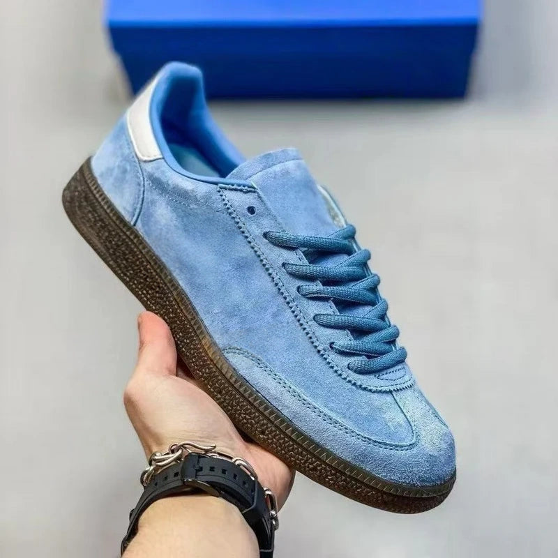 T588-1230  Casual, loose, comfortable, soft soled sports shoes