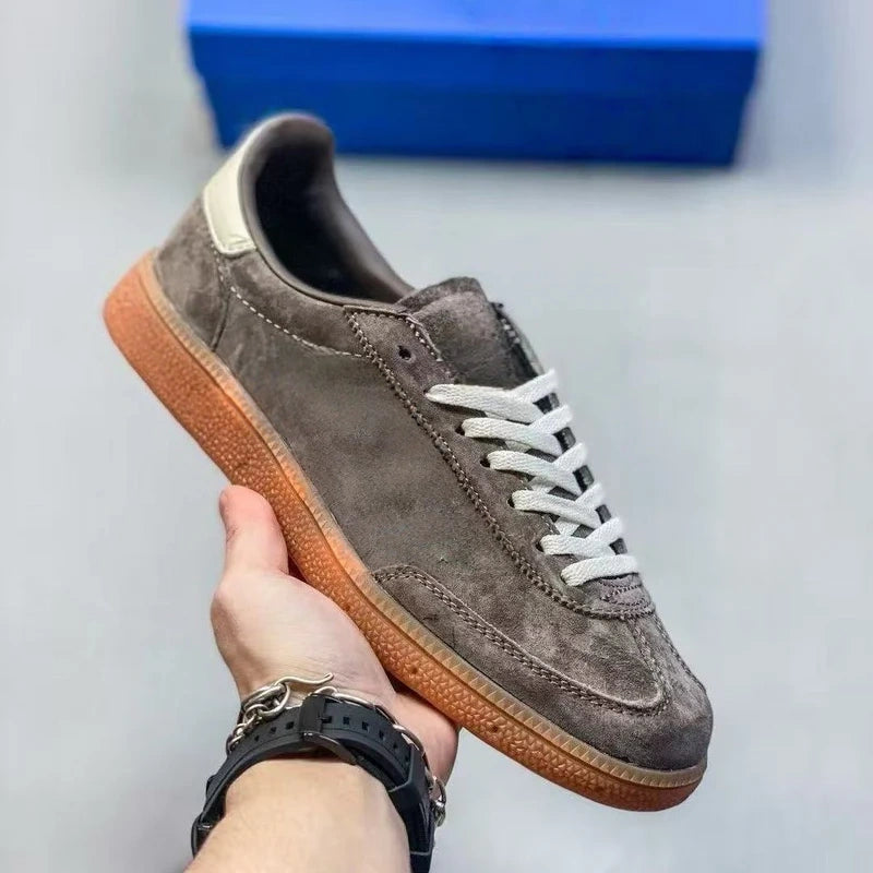 T588-1230  Casual, loose, comfortable, soft soled sports shoes