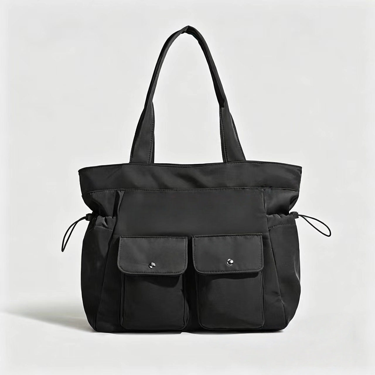 T588-1127    Minimally designed shoulder bag for commuting