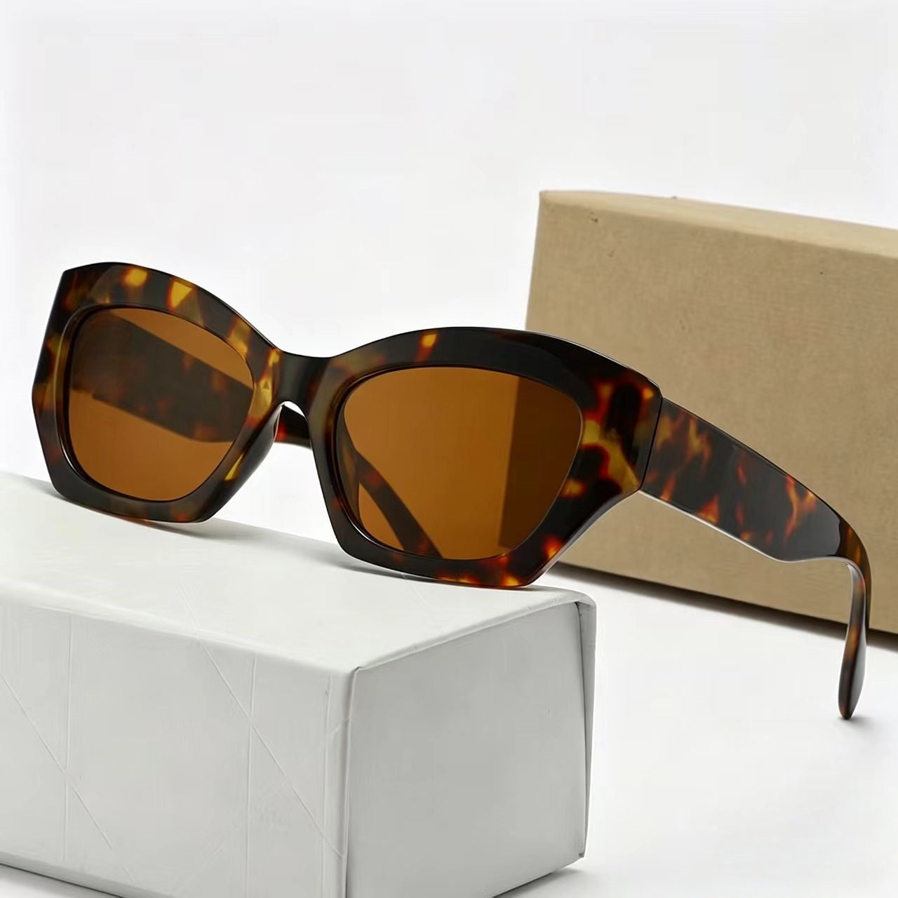 T588-1116 Fashionable and versatile blackout sunglasses, personalized and trendy