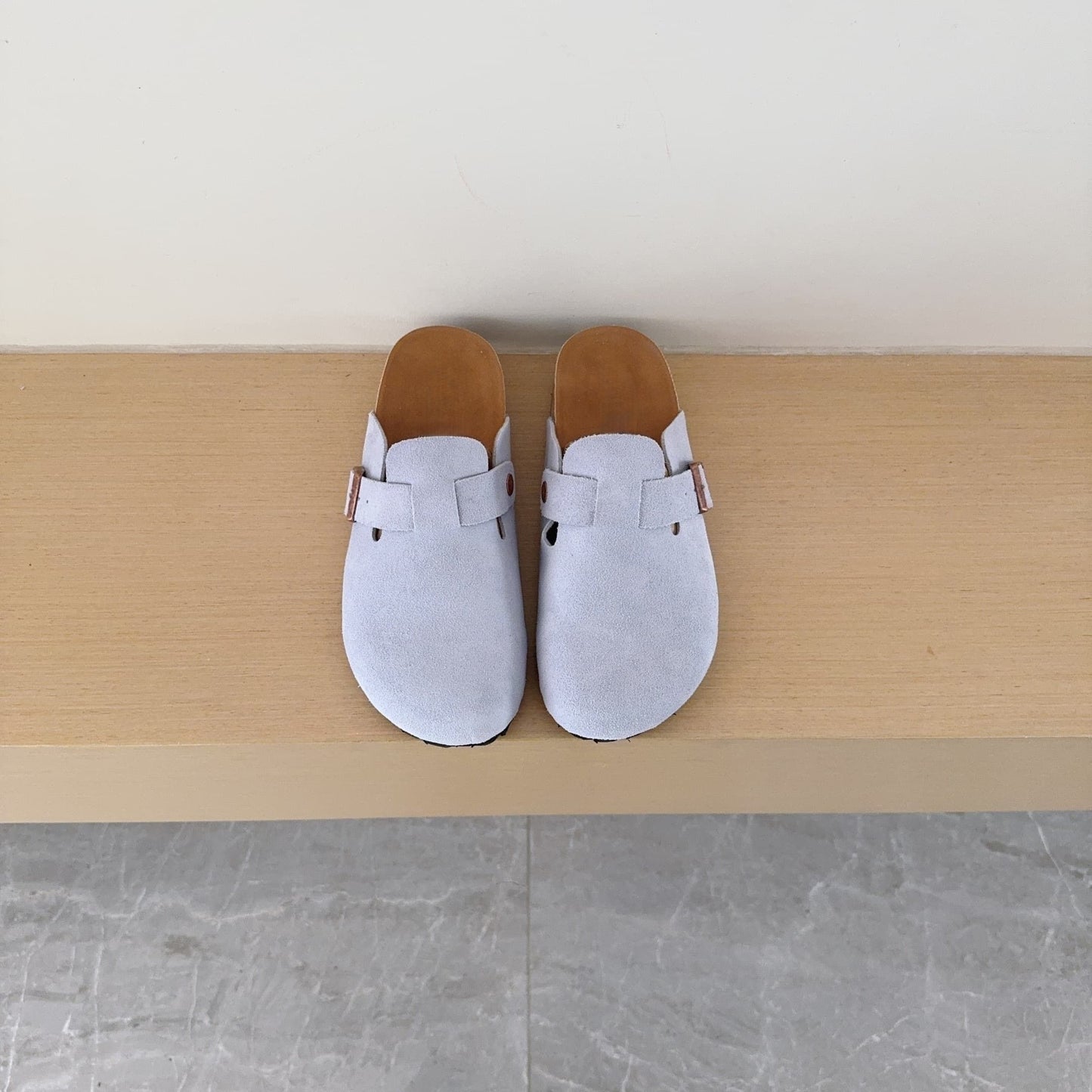 T588-936 Soft leather men's and women's summer round toe retro shoes