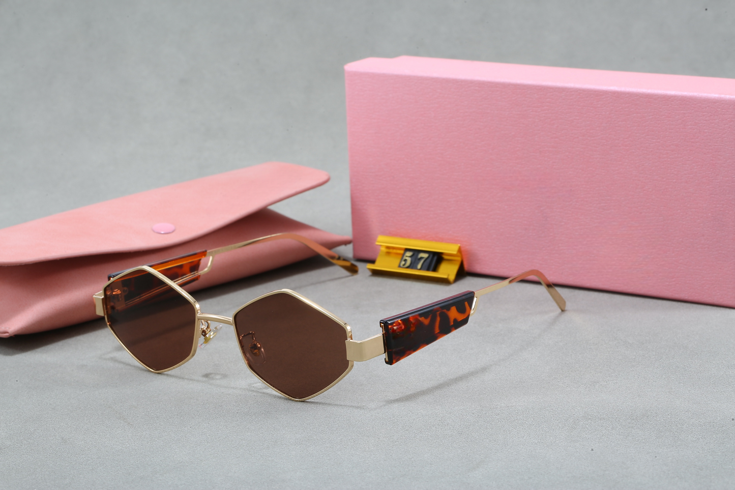 T588-1253   Metal frame fashionable sunglasses with small frame