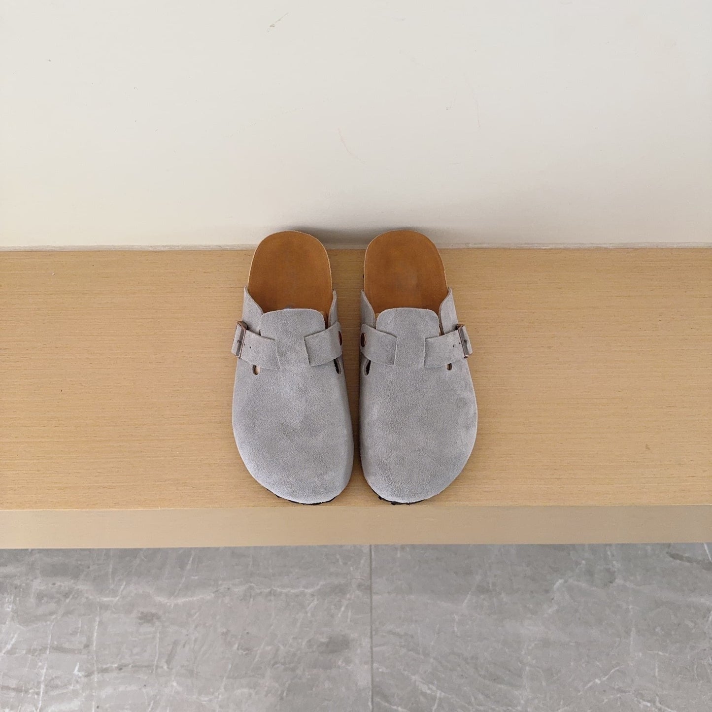 T588-936 Soft leather men's and women's summer round toe retro shoes
